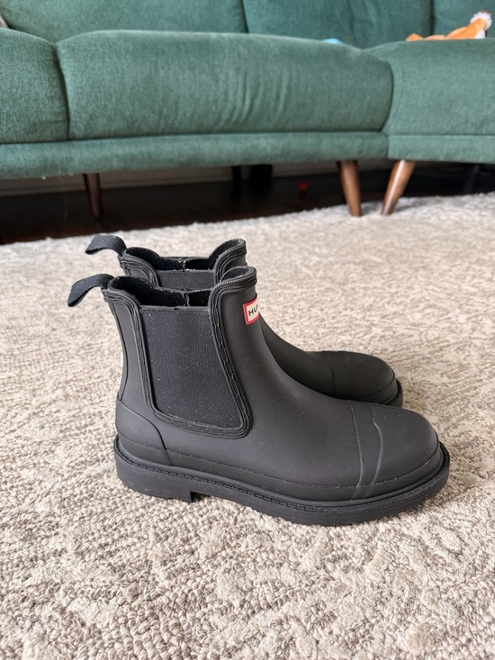 Hunter Shoes - Hunter Black Chelsea Short Rain Boots
